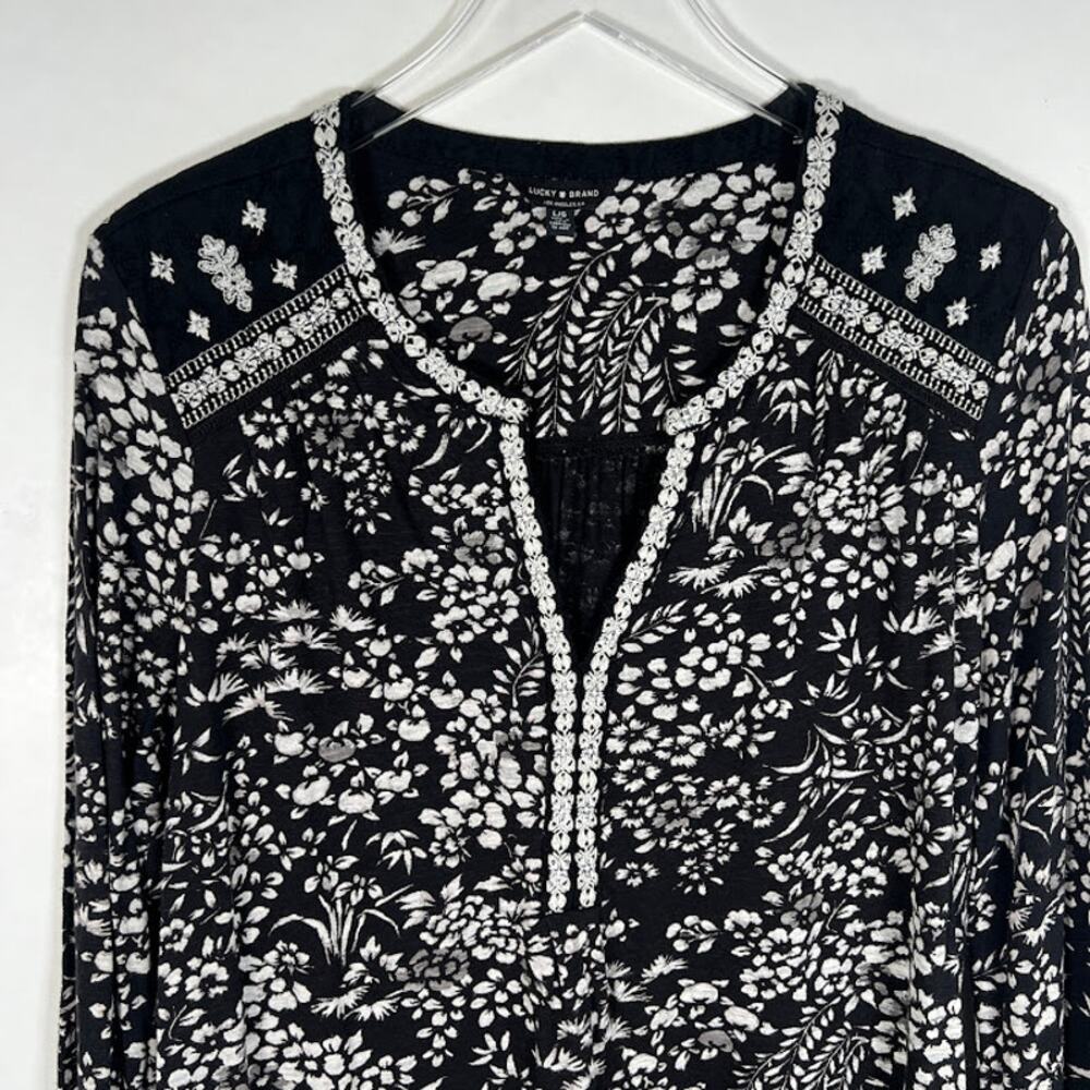 Lucky Brand Women's V Neck 3/4 Sleeve Blouse Shirt L Black Floral Embroidered - Picture 3 of 8